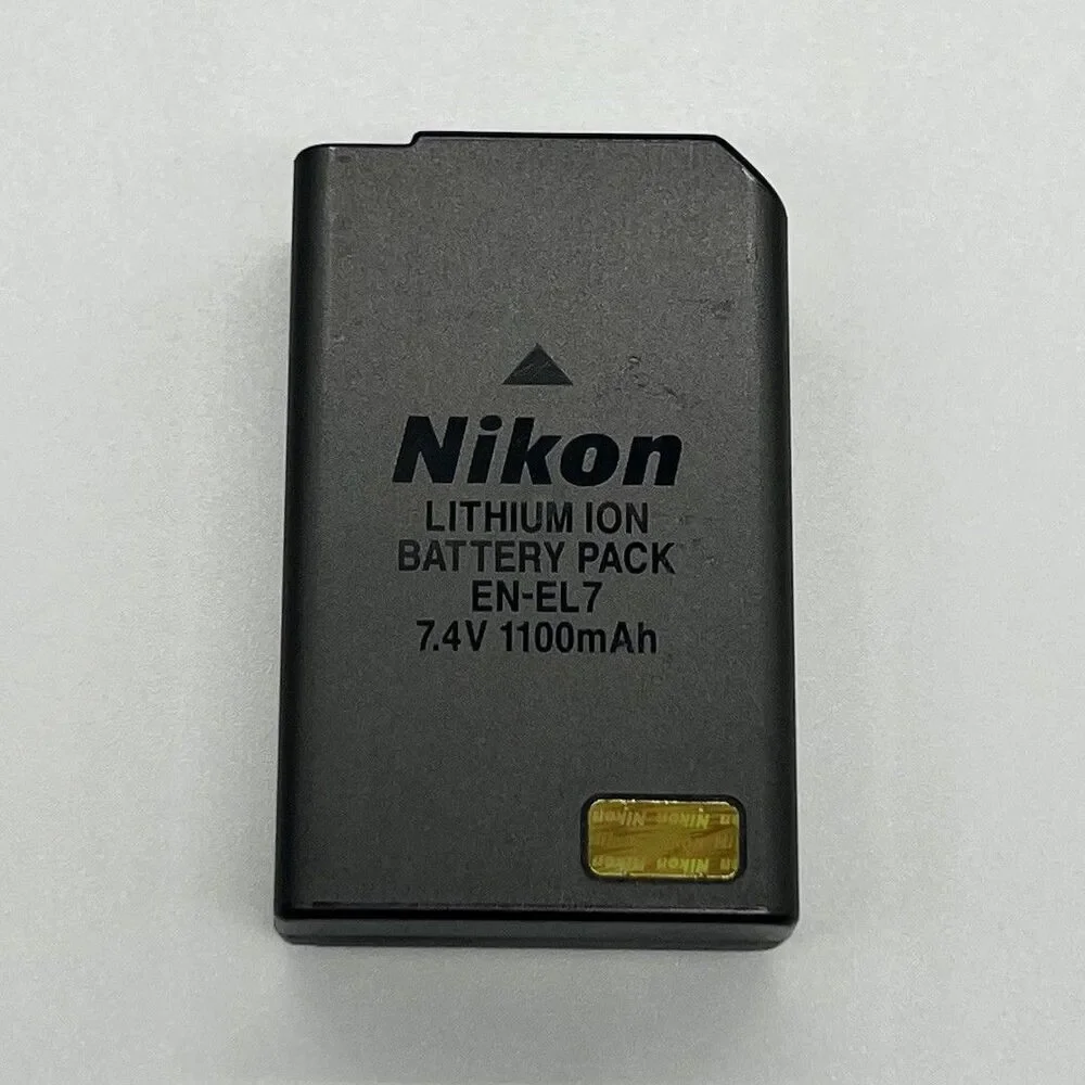 Genuine Nikon EN-EL7 Battery for Coolpix 8400/8800 Cameras OEM (25656) UNTESTED